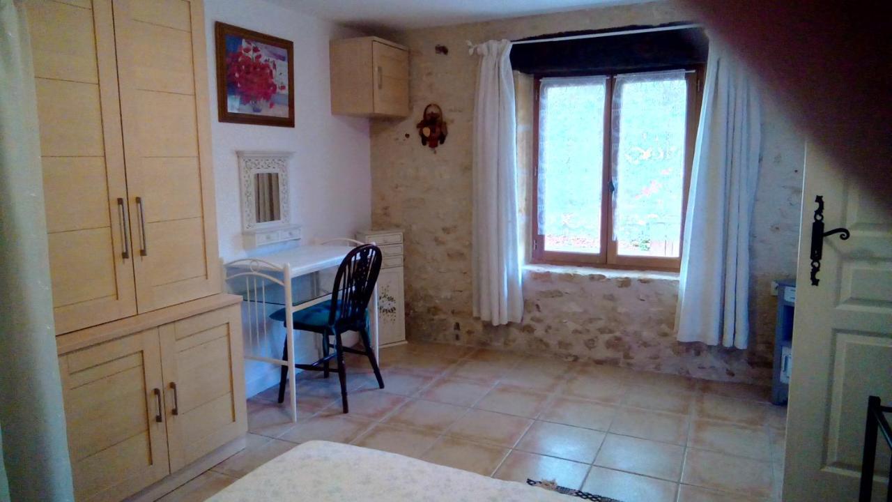 Les Coustilles Saint-Alvère Exterior foto